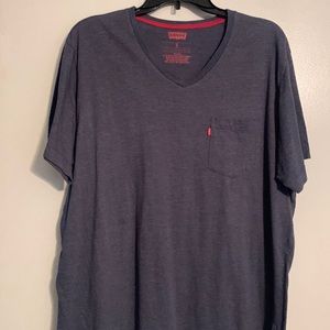 Levis v-neck shirt size XL